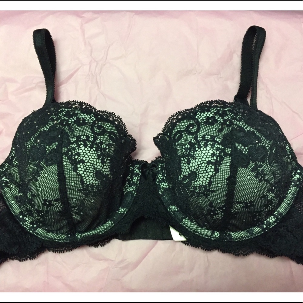 Black lace bra